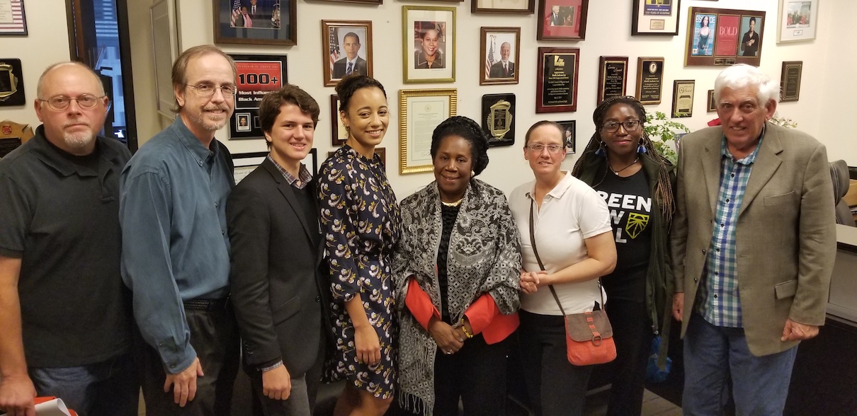 Meeting with Congresswoman Sheila Jackson Lee, organized by TDP, including representative of Indivisible, Our Revolution, Sunrise Movement, 350.org, and Interfaith Ministry for Greater Houston. Just one week after our meeting, Rep. Jackson Lee endorsed the Green New Deal!